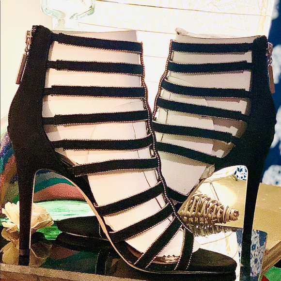 🆕 BCBG Jacqueline Microsuede Caged Heels size 8 - Picture 2 of 8